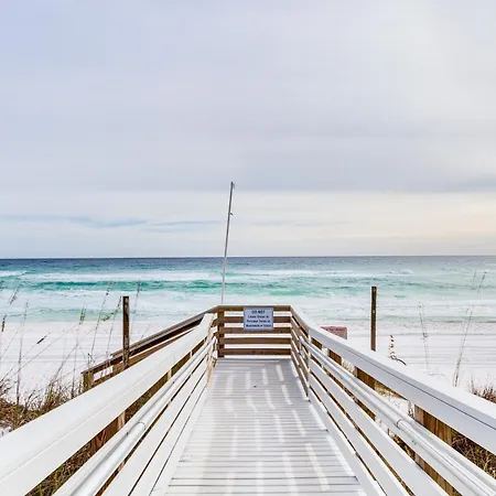 Pensacola Beach Condo With Patio And Access To Beach!